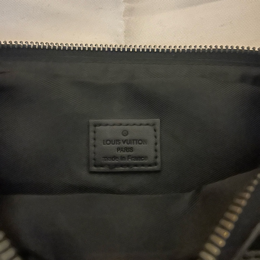 Louis Vuitton 3 piece cross body - Picture 3 of 10